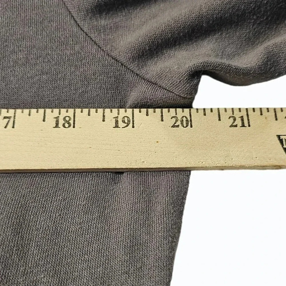 The Rolling Stones Lips Grey Crewneck Long Sleeve Sweatshirt Size Medium - Picture 7 of 10